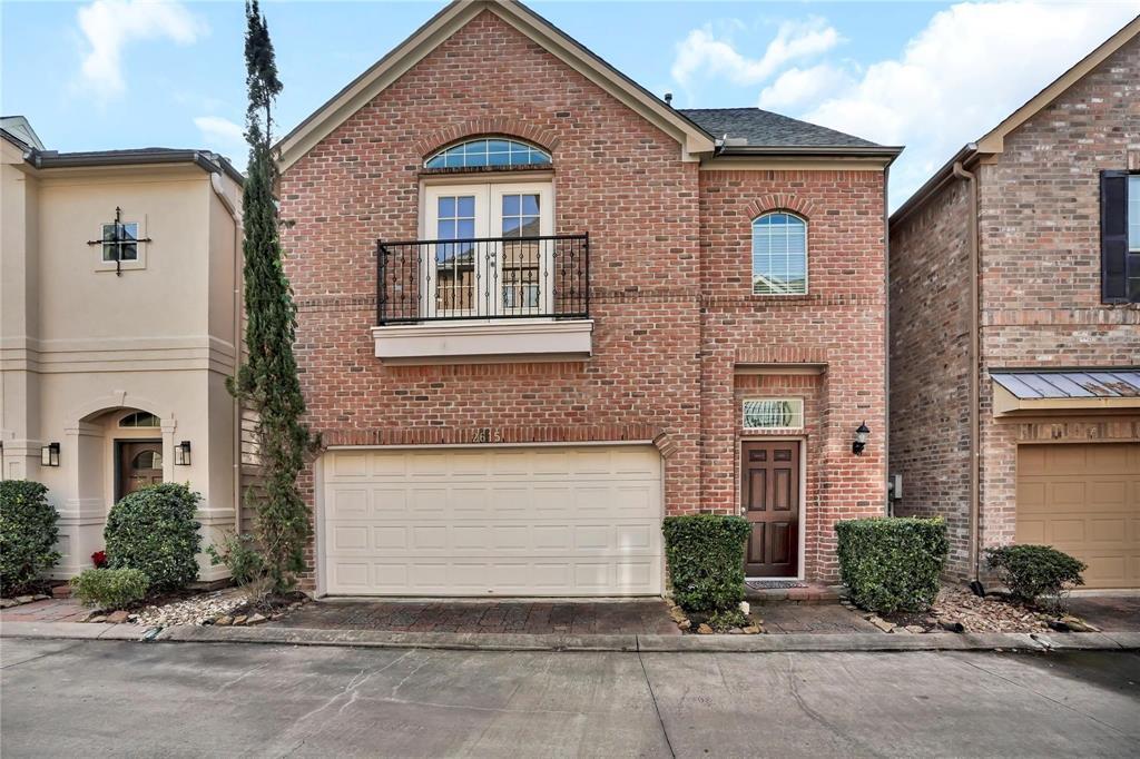 2615 Cheshire Oaks Dr in Houston, TX - Building Photo