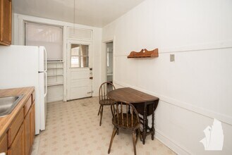 2604 W Gunnison St, Unit 2 in Chicago, IL - Foto de edificio - Building Photo