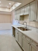 1134 Campbell St, Unit 305 in Glendale, CA - Building Photo - Building Photo