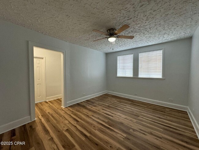 422 Magnolia Ave in Panama City, FL - Building Photo - Building Photo