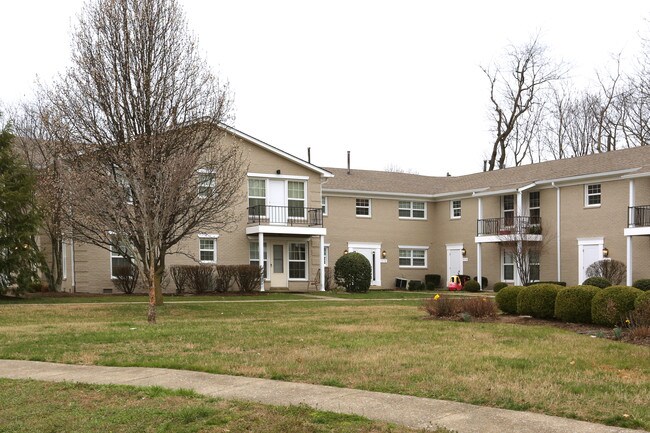 Forest View Apartments in Lexington, KY - Building Photo - Building Photo