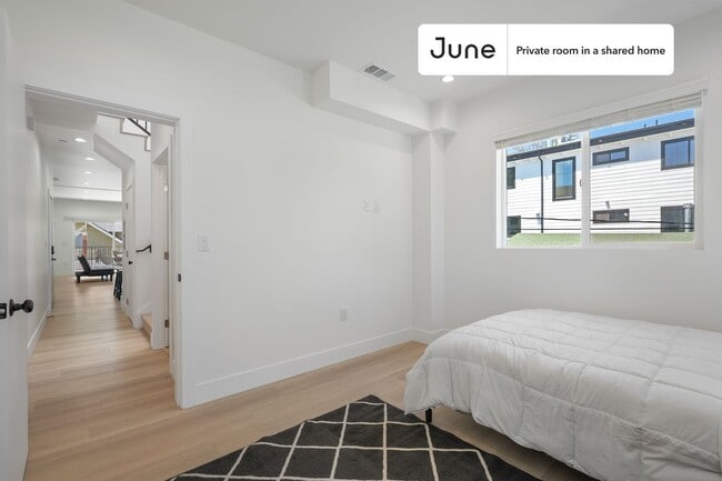 Private bedroom in 4 bed/3 bath Home in Los Angeles, CA - Foto de edificio - Building Photo