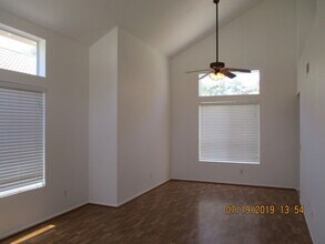 43085 Corte Salamanca in Temecula, CA - Building Photo - Building Photo