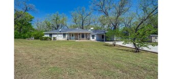 2088 Co Rd 1215 in Savoy, TX - Building Photo