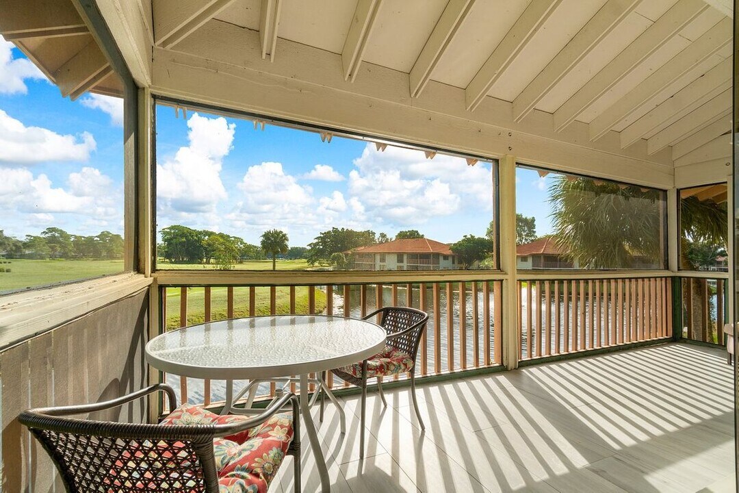 655 Brackenwood Cove in Palm Beach Gardens, FL - Building Photo