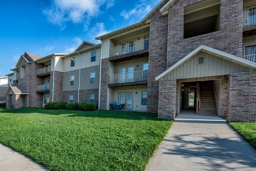 Scenic Station Apartments in Springfield, MO - Building Photo