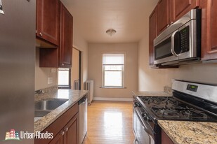 2123 W Ainslie St, Unit M08B in Chicago, IL - Building Photo - Building Photo