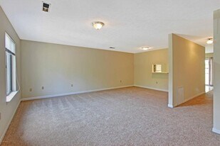 947 Lora Ln in Blacksburg, VA - Building Photo