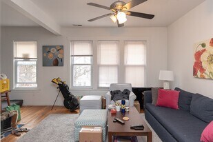 2627 N Marshfield Ave, Unit J01P in Chicago, IL - Building Photo