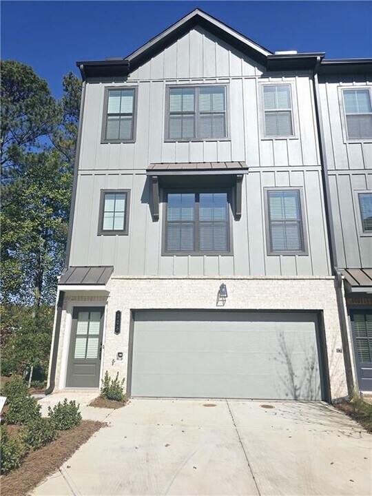 205 Firefly Cir in Alpharetta, GA - Building Photo