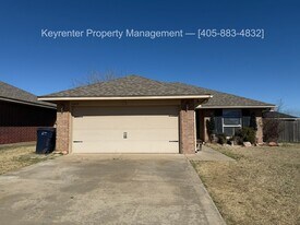 12509 Heritage Oaks Dr in Oklahoma City, OK - Building Photo