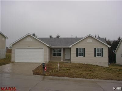 property at 2311 Garden Ln