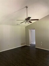 822 Collins Blvd in Cedar Hill, TX - Building Photo - Building Photo