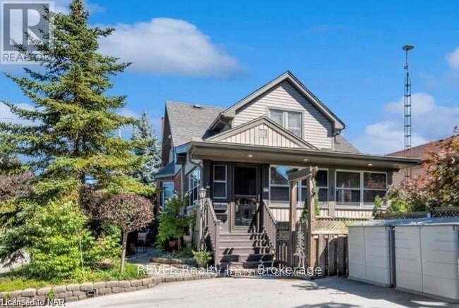 property at 5559 Glenholme Ave