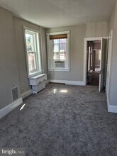 212 E Broad St in Burlington, NJ - Foto de edificio - Building Photo