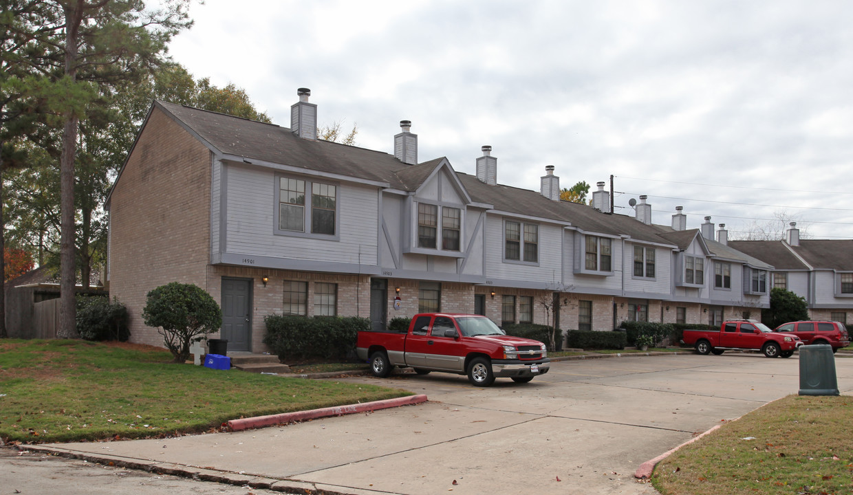 Tilley Townhomes in Houston, TX - Building Photo