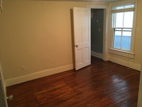 936 W Beverley St in Staunton, VA - Foto de edificio - Building Photo