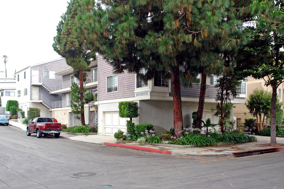 127 Whiting St in El Segundo, CA - Building Photo