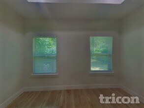 328 Lakey Rd in Seagoville, TX - Foto de edificio - Building Photo