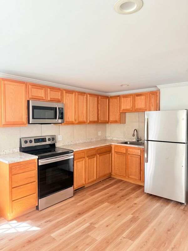 37-39 Greenwood St in Westfield, MA - Building Photo - Building Photo
