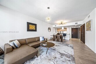 1000 Brickell Plaza, Unit 2111 in Miami, FL - Foto de edificio - Building Photo