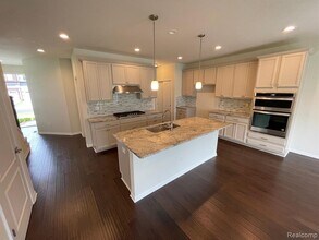 43545 Prospect Ln in Novi, MI - Building Photo - Building Photo