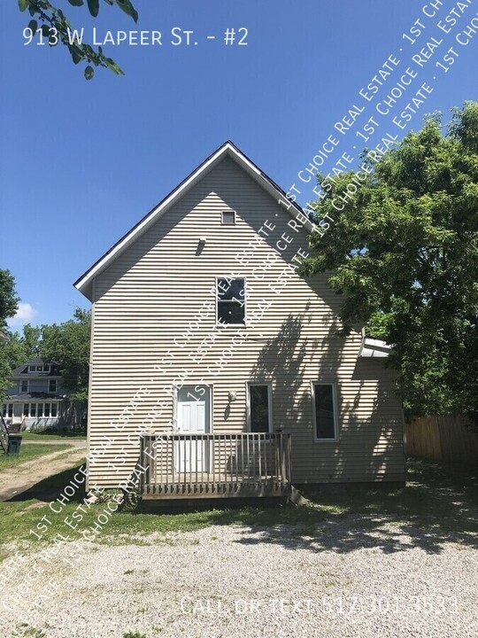 913 W Lapeer St in Lansing, MI - Building Photo