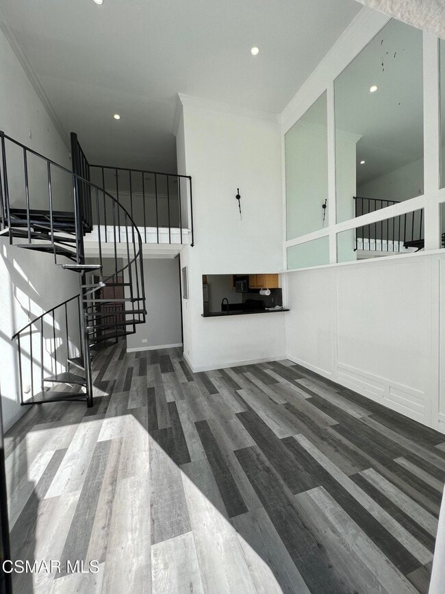 property at 1440 Veteran Ave