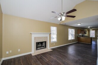 1531 Wembley Dr in Douglasville, GA - Foto de edificio - Building Photo