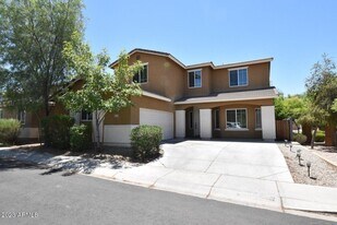 7430 S 27th Way in Phoenix, AZ - Building Photo