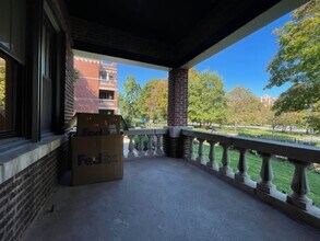 2522 N Kedzie Blvd, Unit 1E in Chicago, IL - Building Photo - Building Photo