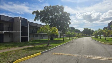 7801 S Colony Cir in Tamarac, FL - Building Photo - Building Photo