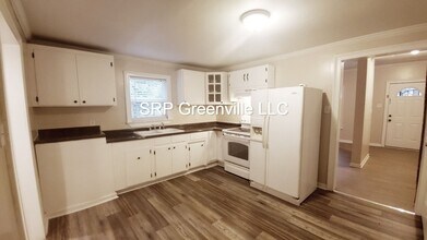 4 Foster St-Unit -Unit B in Spartanburg, SC - Building Photo - Building Photo