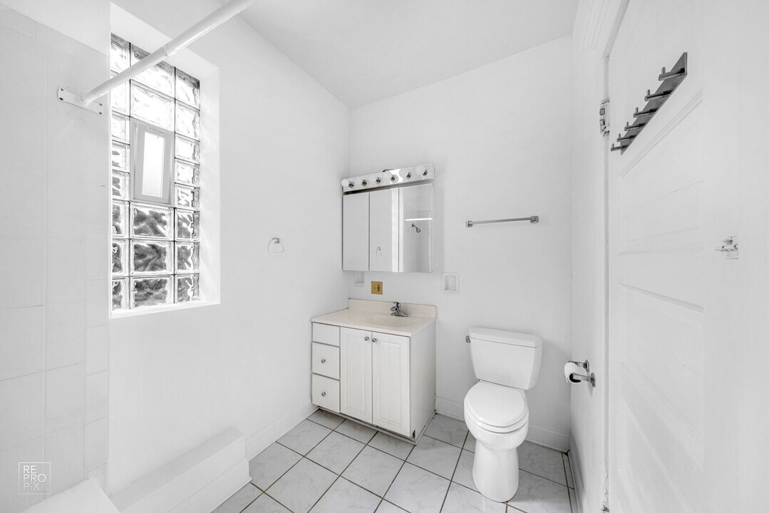 3628 N Janssen Ave in Chicago, IL - Building Photo