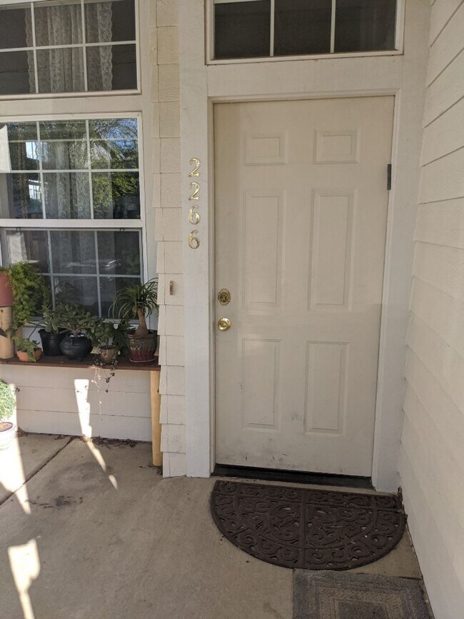 2266 Halsey Cir in Davis, CA - Building Photo - Building Photo