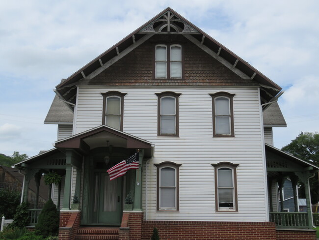 124 E Main St in Millheim, PA - Building Photo - Building Photo
