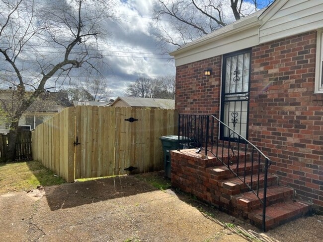 5137 Oak Meadow Ave in Memphis, TN - Building Photo - Building Photo
