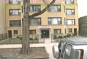 7543-7545 Phillips Ave Apartamentos