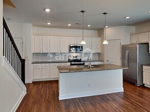 108 Cairo Ct in Mooresville, NC - Foto de edificio - Building Photo