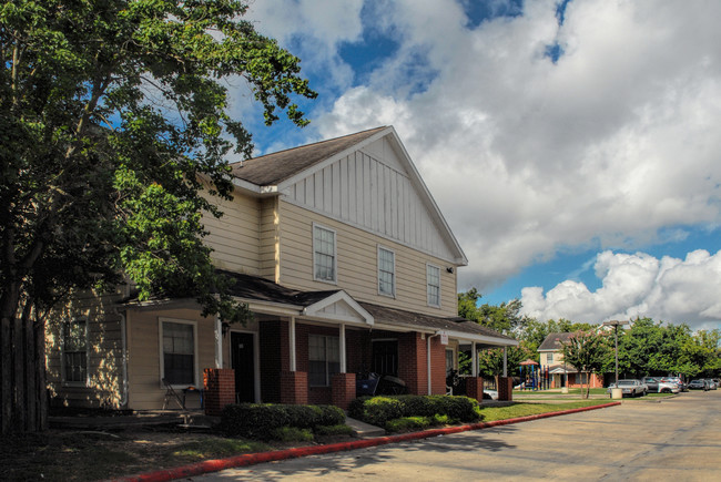 Lyons Village in Houston, TX - Building Photo - Building Photo