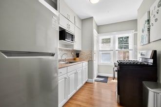 1561 Cordova Ave in Lakewood, OH - Building Photo - Building Photo