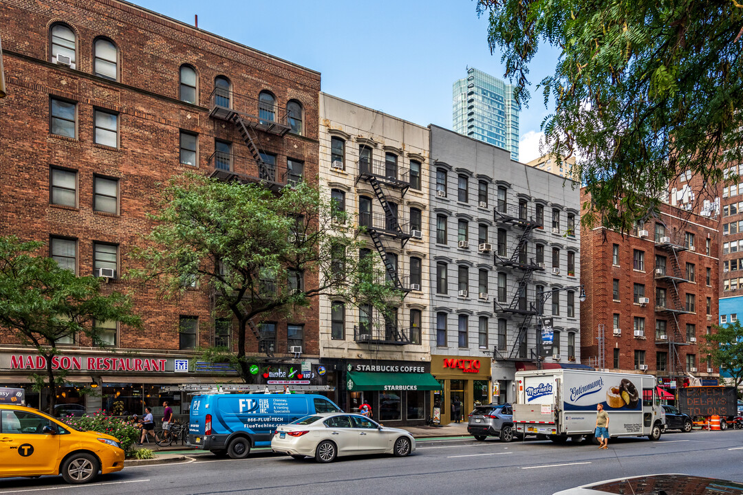 969 First Ave in New York, NY - Foto de edificio