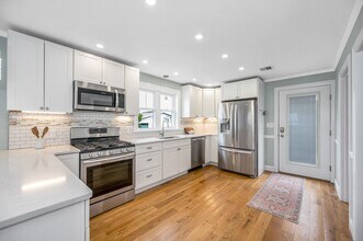 352 Portsmouth Ave in Seabrook, NH - Building Photo - Building Photo