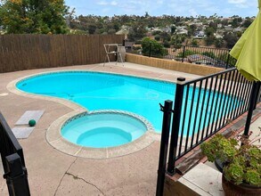 2540 Chestnut Ave in Carlsbad, CA - Building Photo - Building Photo