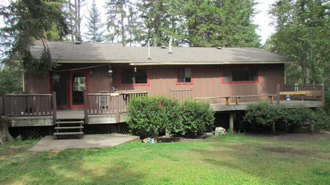 215 Emerald Dr in Whitefish, MT - Building Photo - Building Photo
