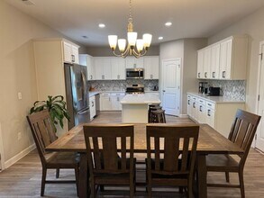 533 Transom Wy in Sneads Ferry, NC - Building Photo - Building Photo