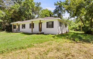 1204 Evergreen St in Anderson, SC - Building Photo