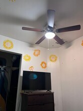 2444 E Mobile Ln, Unit 2 in Phoenix, AZ - Building Photo - Building Photo