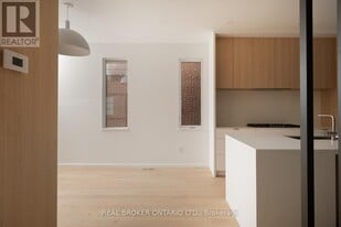 36 Arundel Ave in Toronto, ON - Building Photo