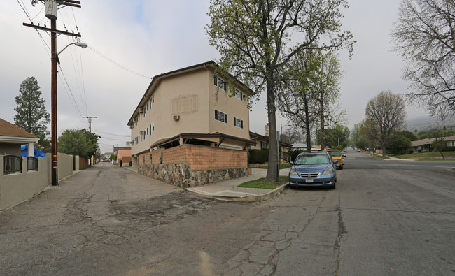 2601 N Glenoaks Blvd in Burbank, CA - Building Photo - Building Photo